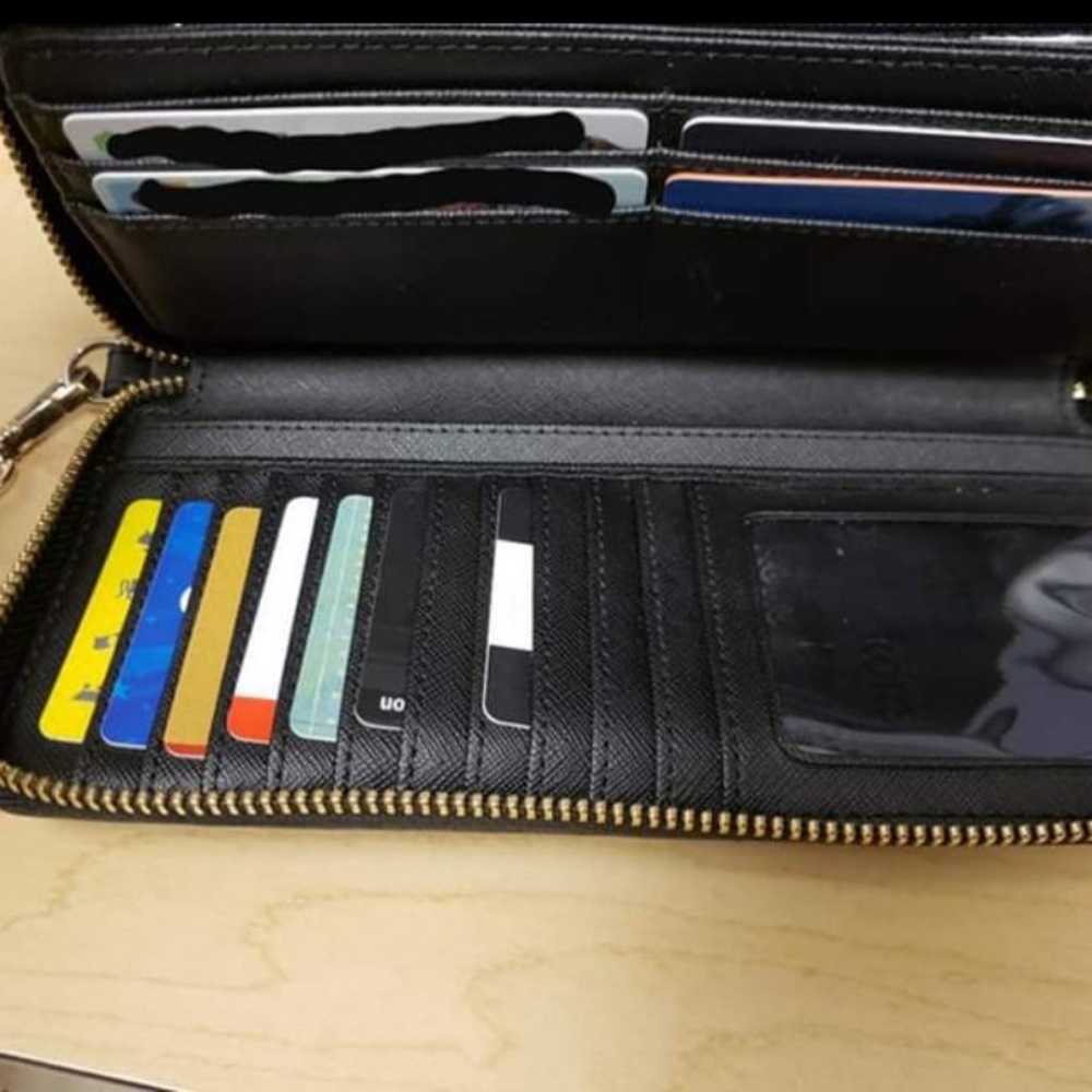 Michael kors wristlet